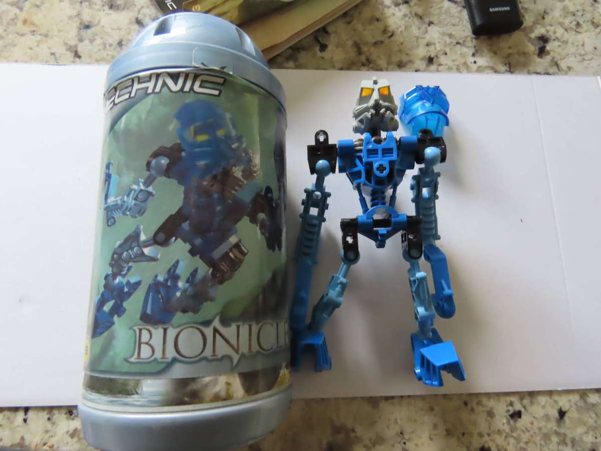 Lego - Technic - Bionicle - Gali 8533 - Complete in Container