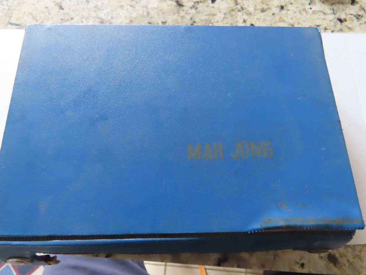 Mah Jong - Complete Set of 144 Tiles plus 4 spares plus Dice and Marker and Rules