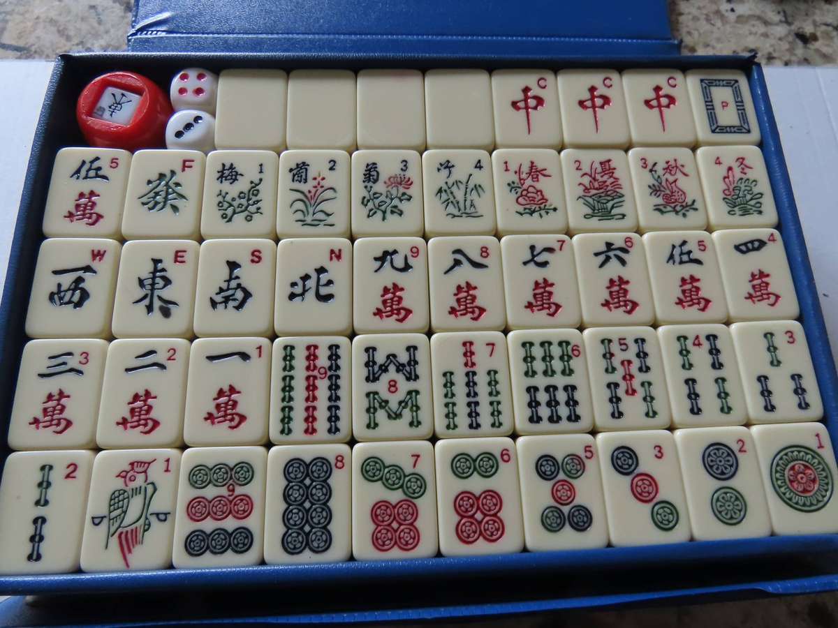 Mah Jong - Complete Set of 144 Tiles plus 4 spares plus Dice and Marker and Rules
