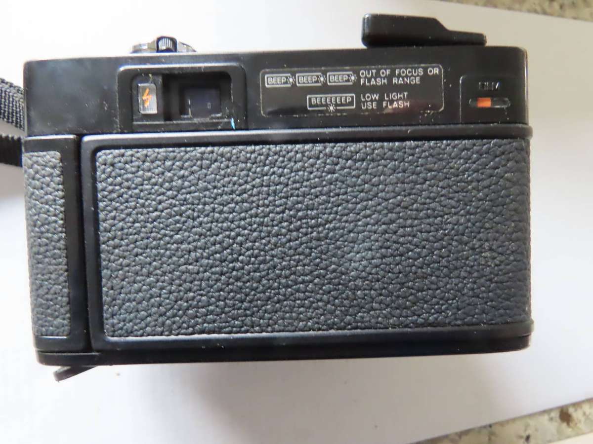 Camera - 35 mm - Minolta Hi-Matic AF 2