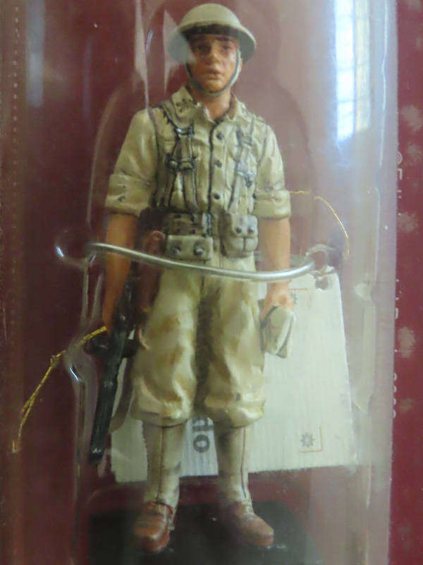 Del Prado - Encased Military Model - 1st Lieutenant Cavalry (Philippines) USA-1942