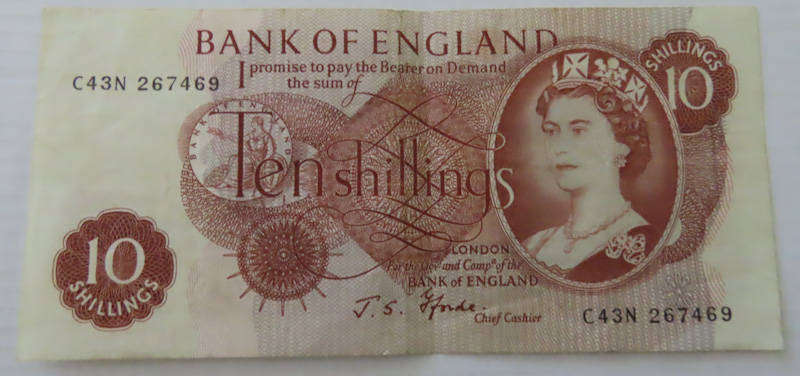 Britain - Bank of England 10/- Note EF