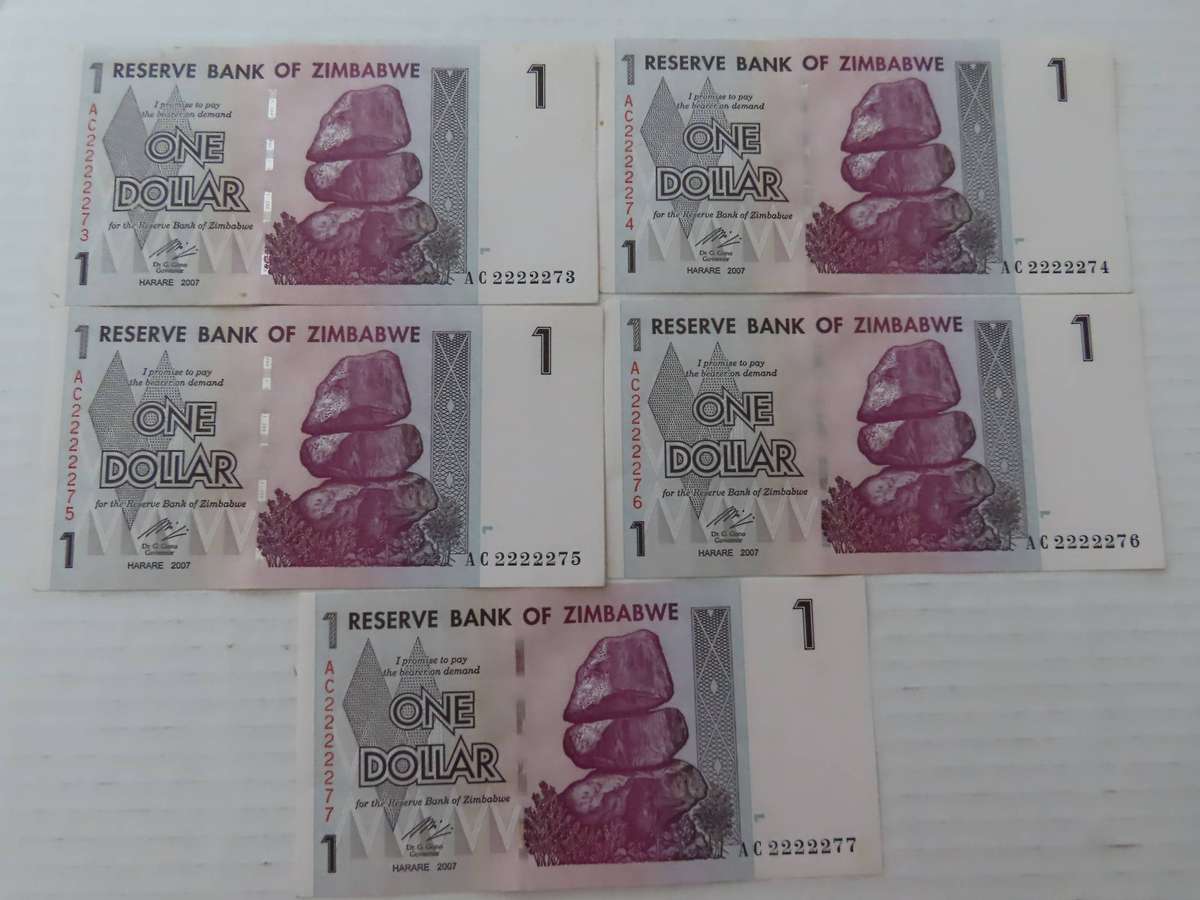 Zimbabwe - 2007 -  5  X 1 Dollar Notes in Sequence UNC