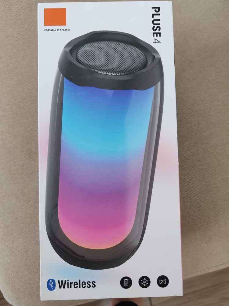Portable wireless PULSE 4 speaker.