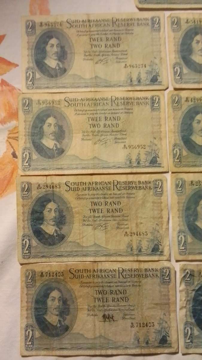 13 x South Africa R2 notes