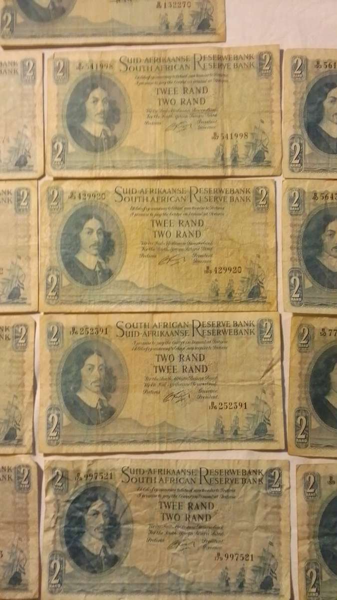13 x South Africa R2 notes