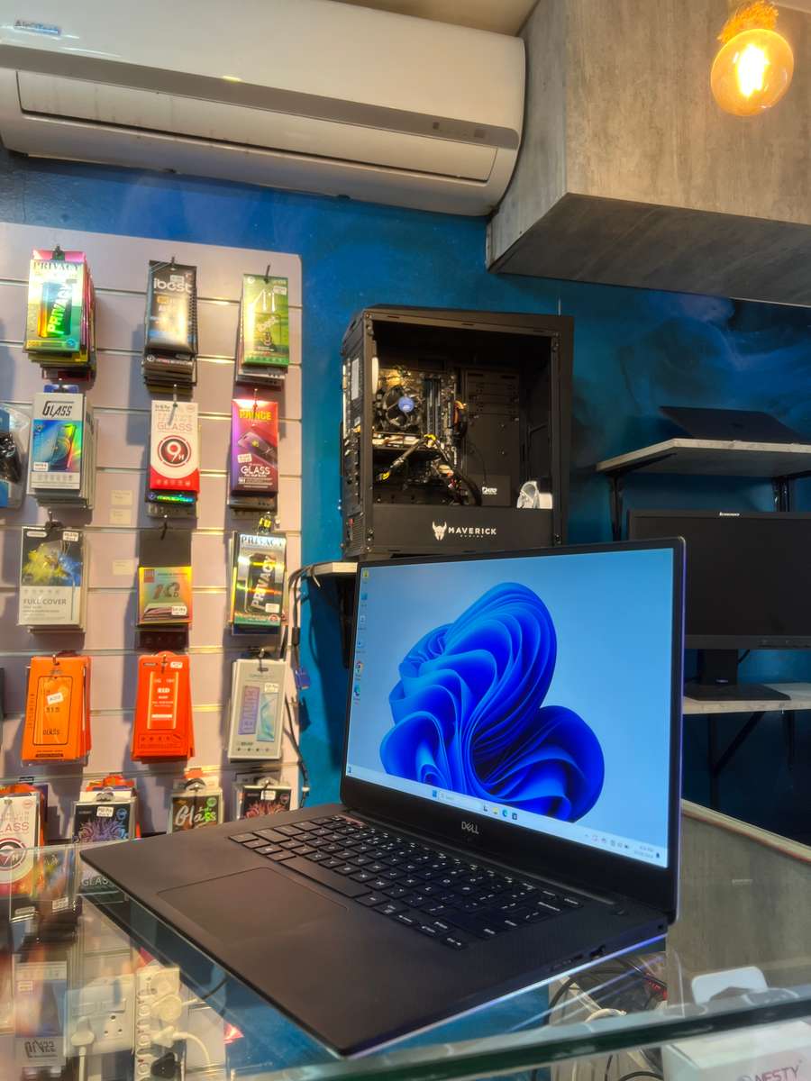 DELL PRECISION 5530 I7 8TH GEN - 512gb SSD-32GB RAM - NVIDIA Quadro P2000 GPU