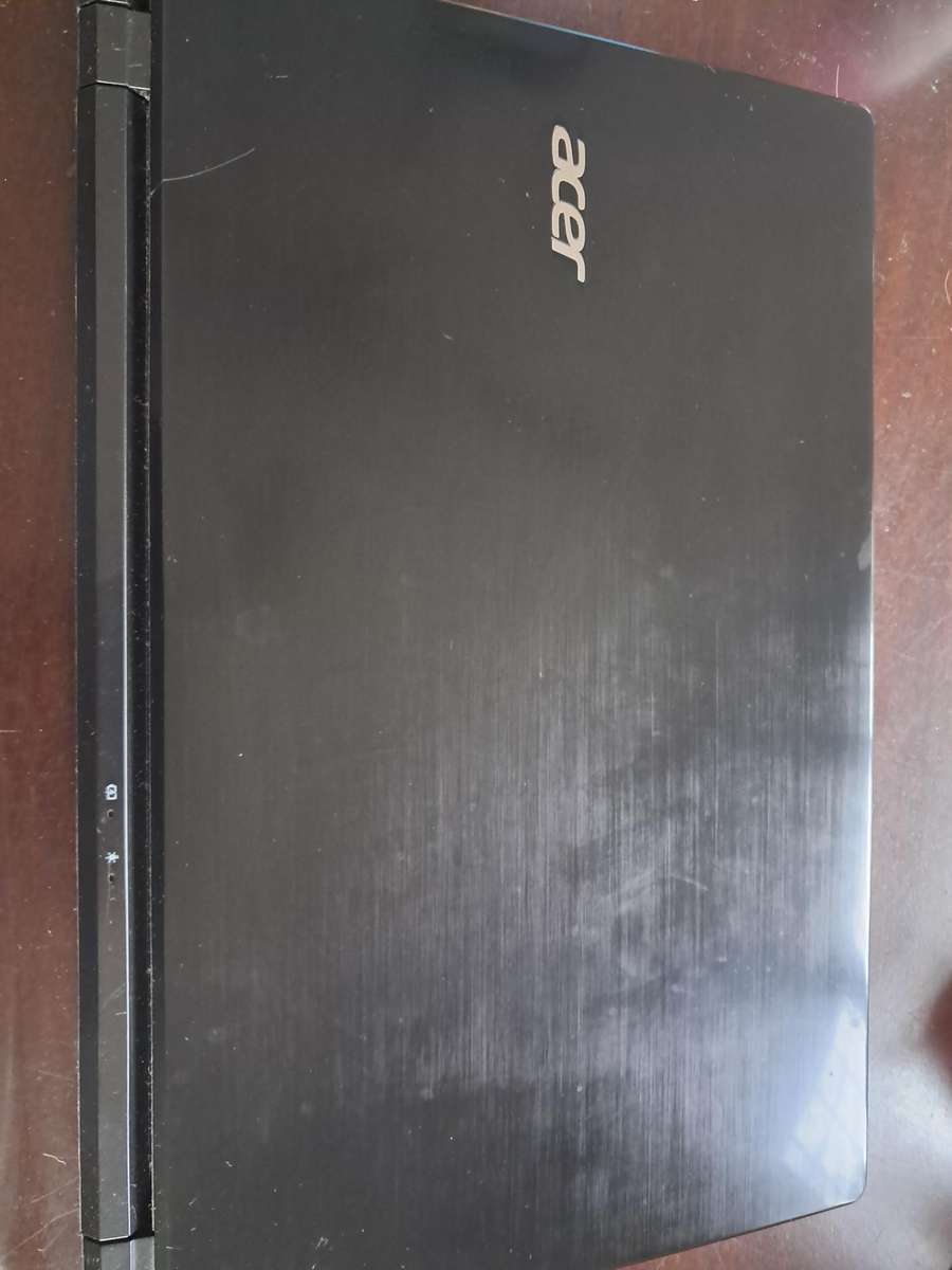 Acer Aspire V7 laptop