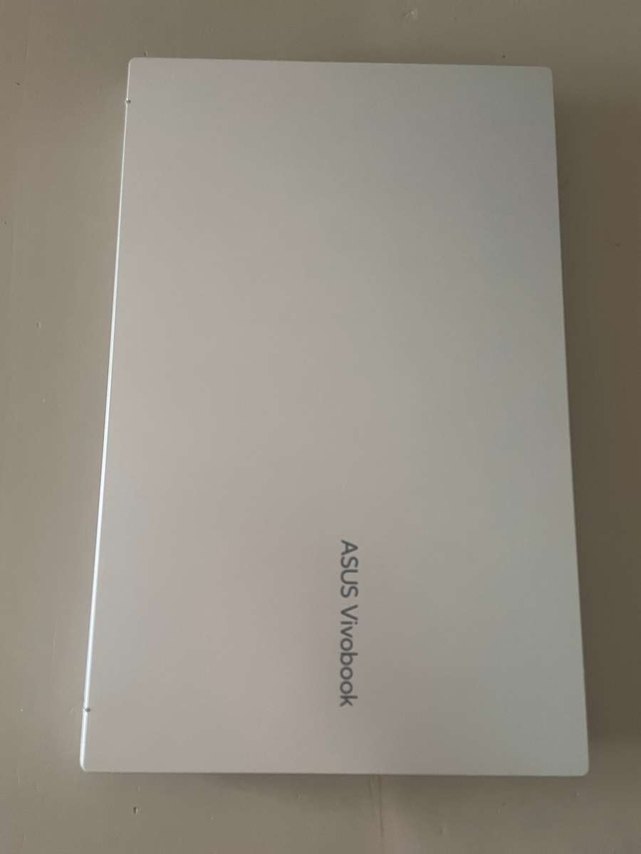 Asus Vivobook 15 Ryzen 7 OLED Notebook + Asus Zenscreen 15" Portable Monitor