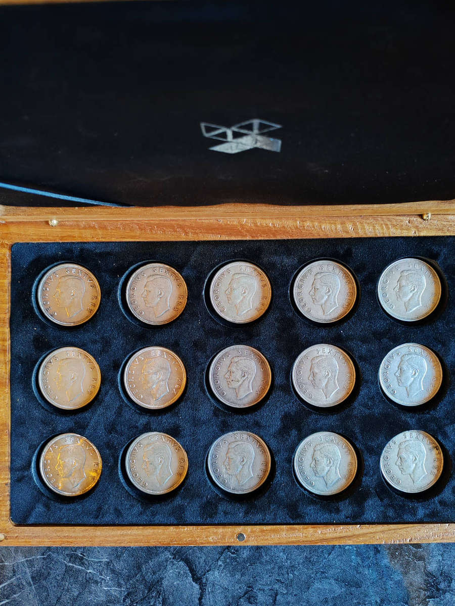 15 × South Africa 5 Shillings  1949 (80% Silver)  Beautiful Wooden Display Case