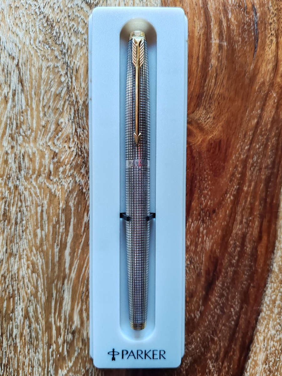 Vintage Parker 75 Sterling Silver Fountain Pen  Made in USA  14K Gold Nib