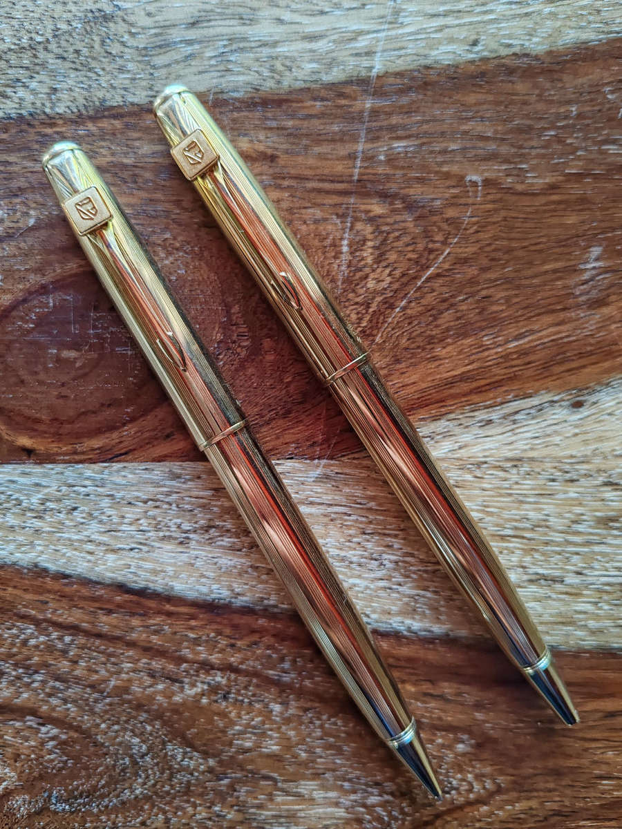 Parker Sonnet Gold plated Pen and pencil set.
