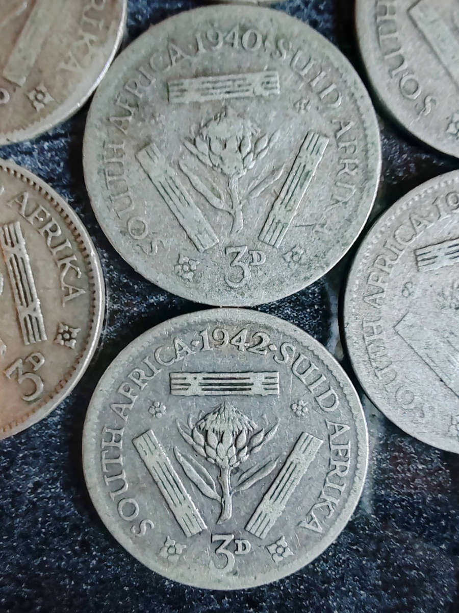12 × South Africa 3 Pence  19351946 (80% Silver) - LOT 1