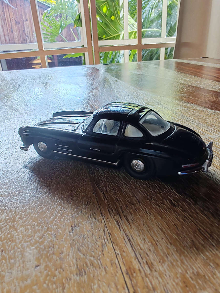 Dinky Toys Mercedes-Benz 300SL  1990s Chinese Issue