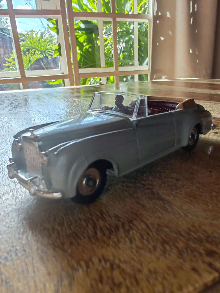 Dinky Toys No. 194 Bentley Coupé  Excellent Model with Box