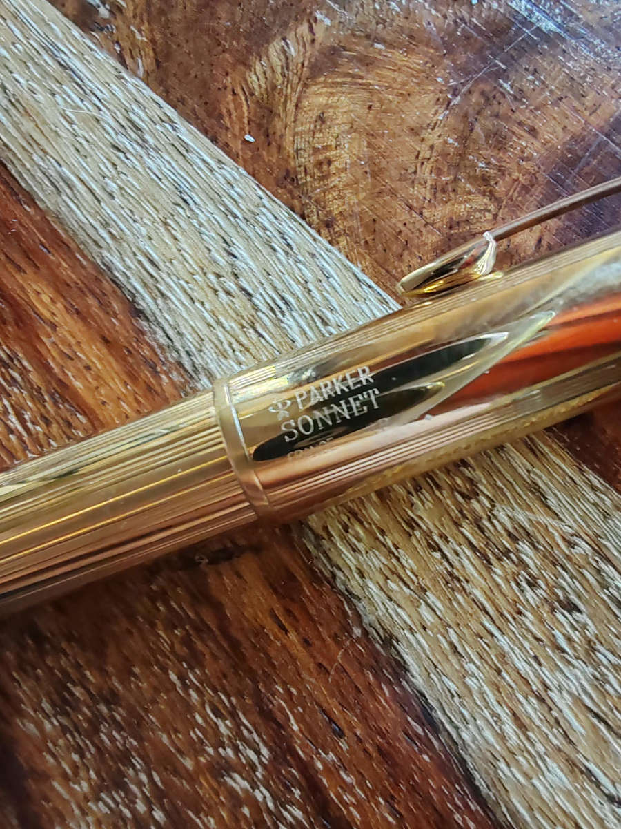 Parker Sonnet Gold plated Pen and pencil set.