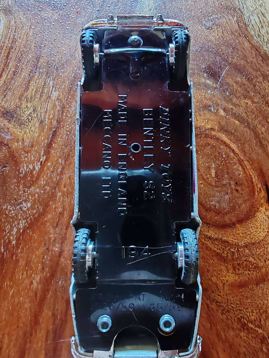 Dinky Toys No. 194 Bentley Coupé  Excellent Model with Box