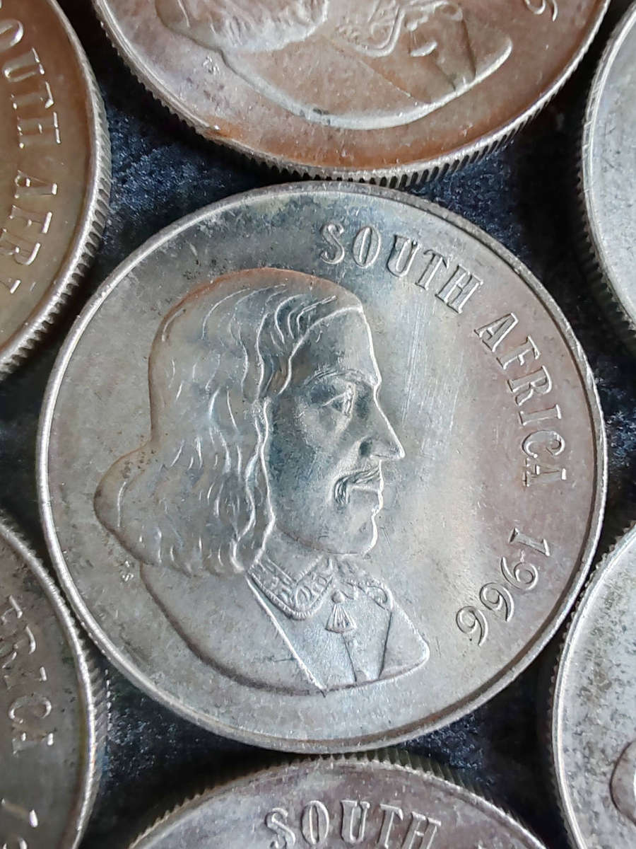 10 x South African 1 Rand Silver Coins (1960s)  80% Silver- LOT 4