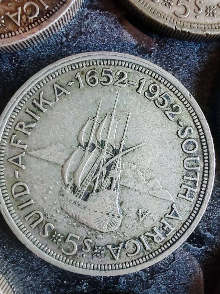 8 x South African 5 Shillings Silver Coins (1952)  50% Silver- LOT 4