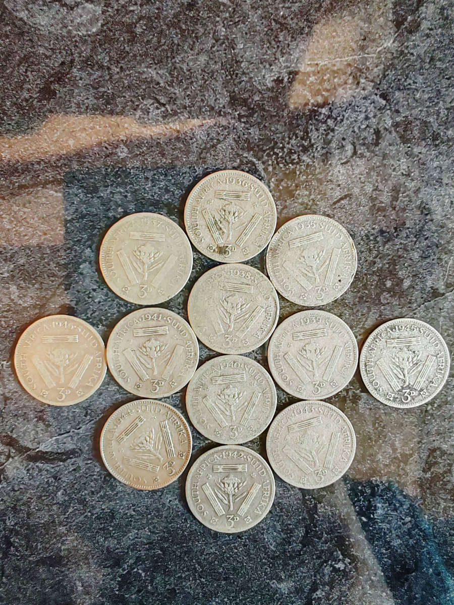 12 × South Africa 3 Pence  19351946 (80% Silver) - LOT 1