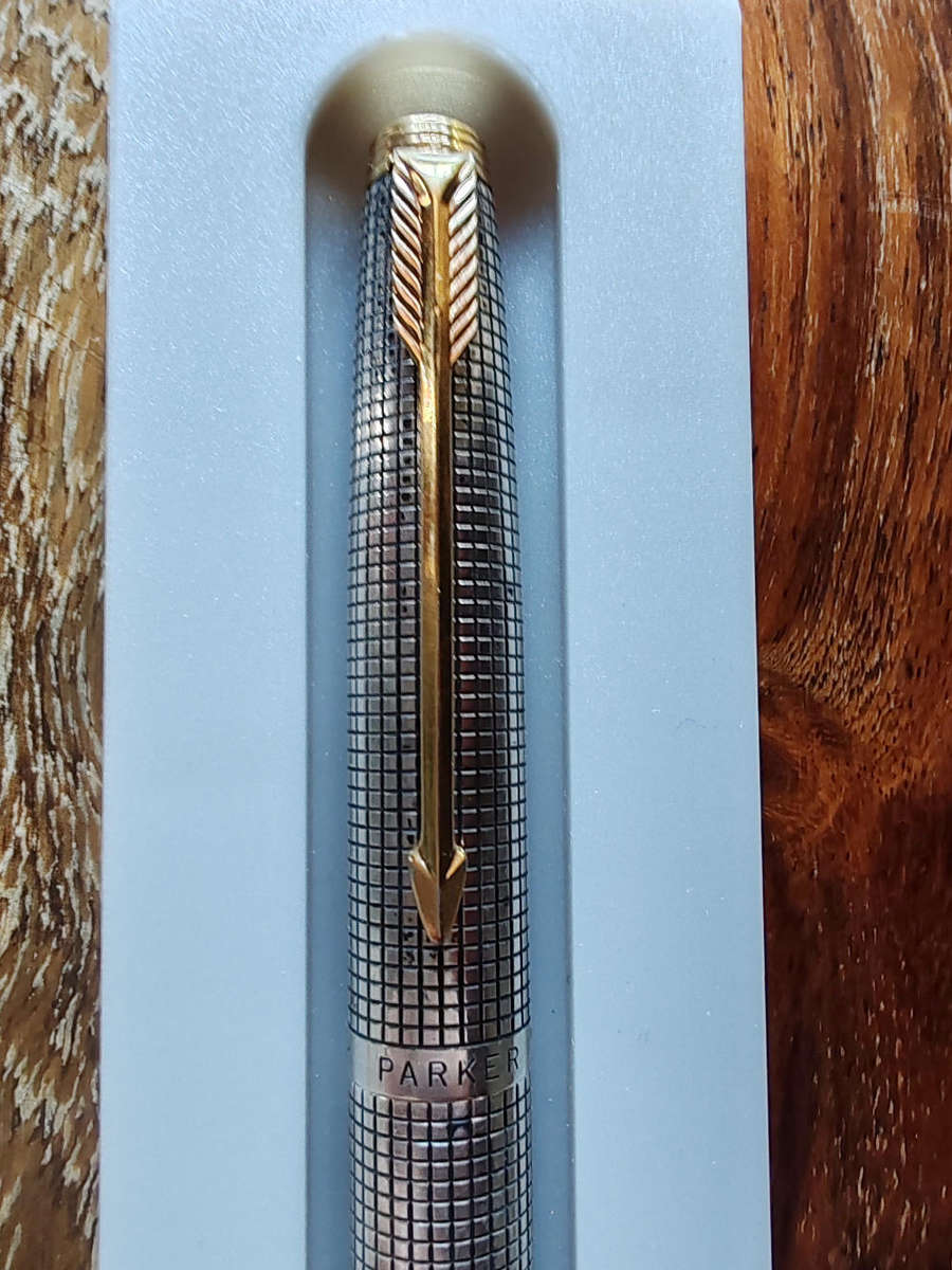 Vintage Parker 75 Sterling Silver Fountain Pen  Made in USA  14K Gold Nib