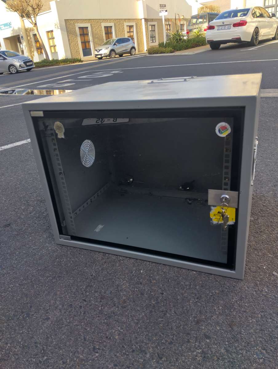 9U-Rack Server Cabinet - 510 x 580 x 440mm