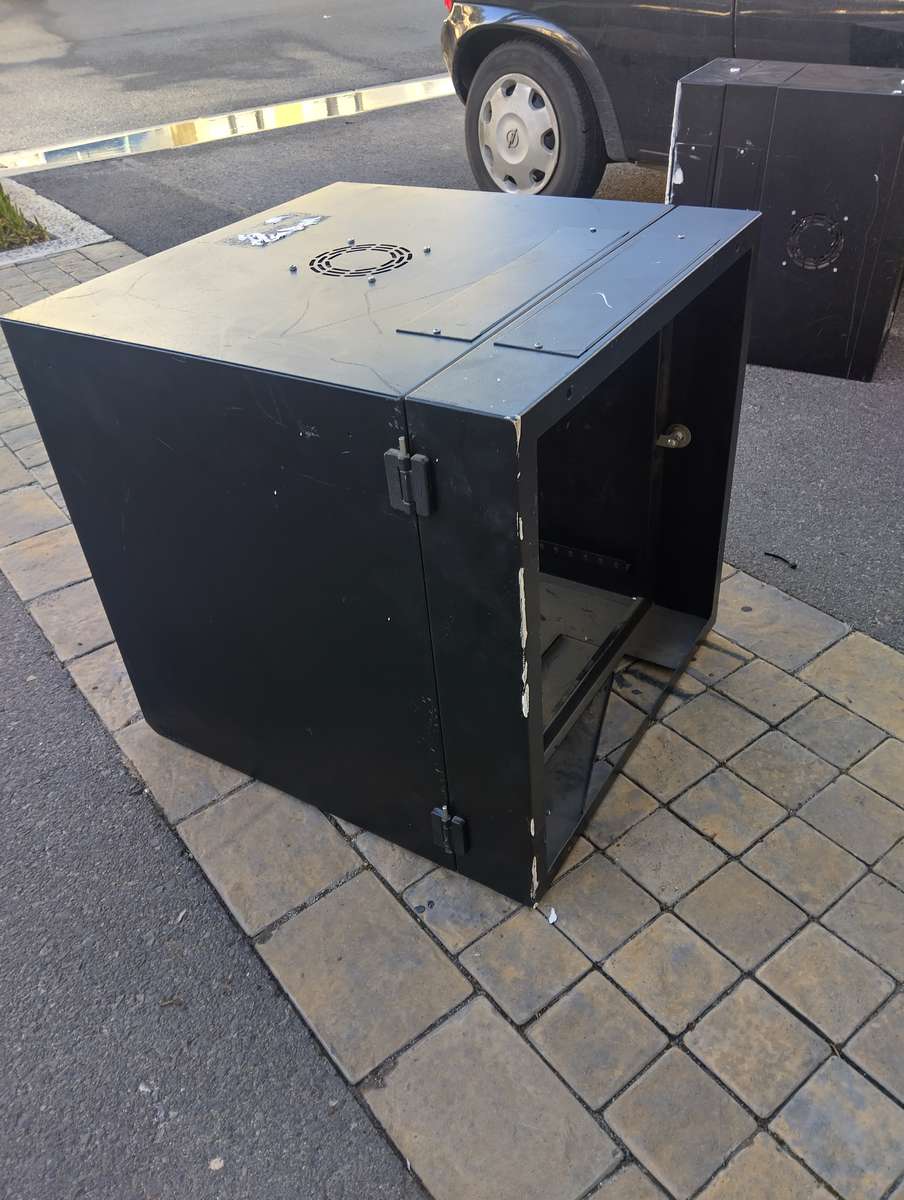 12U-Rack Server Cabinet - 600 x 570 x 570mm