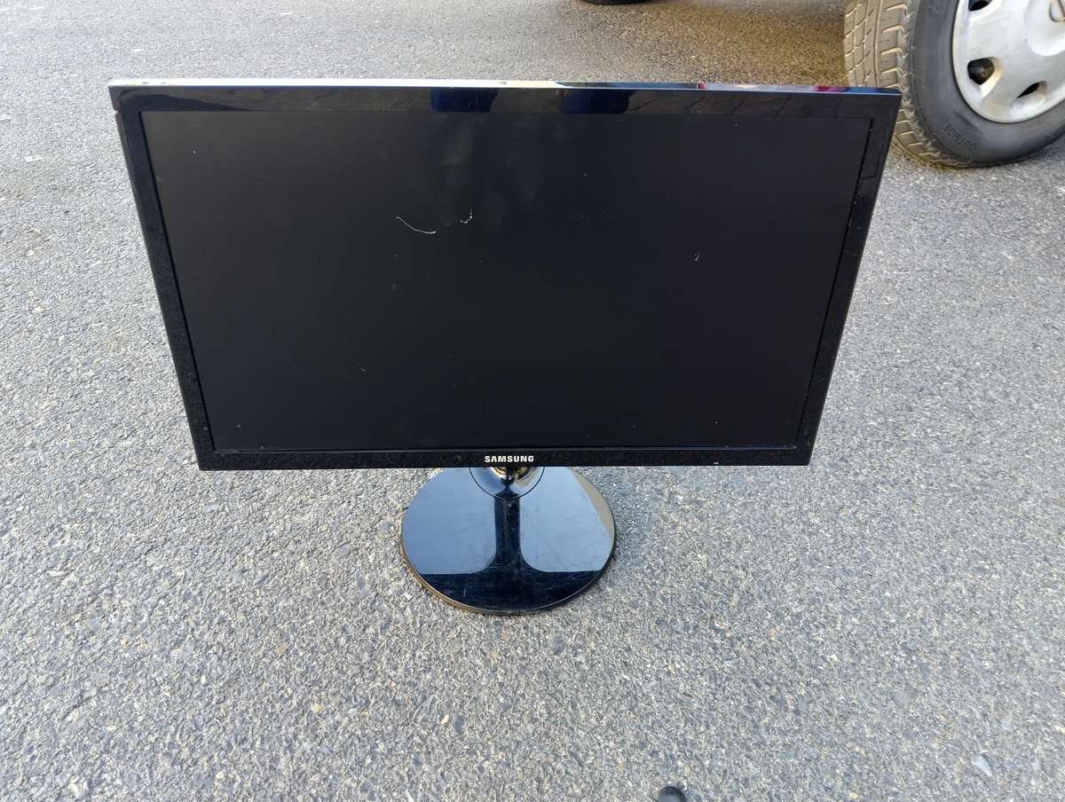 19inch Samsung LS19D300 LED Backlit LCD Monitor