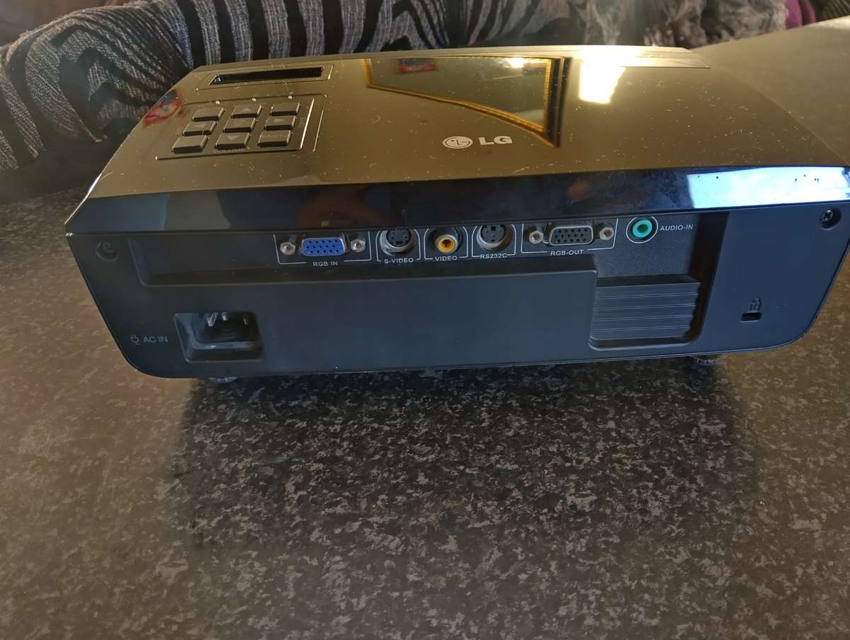 LG DLP 3D SVGA Projector (Model: BS275)  No Remote