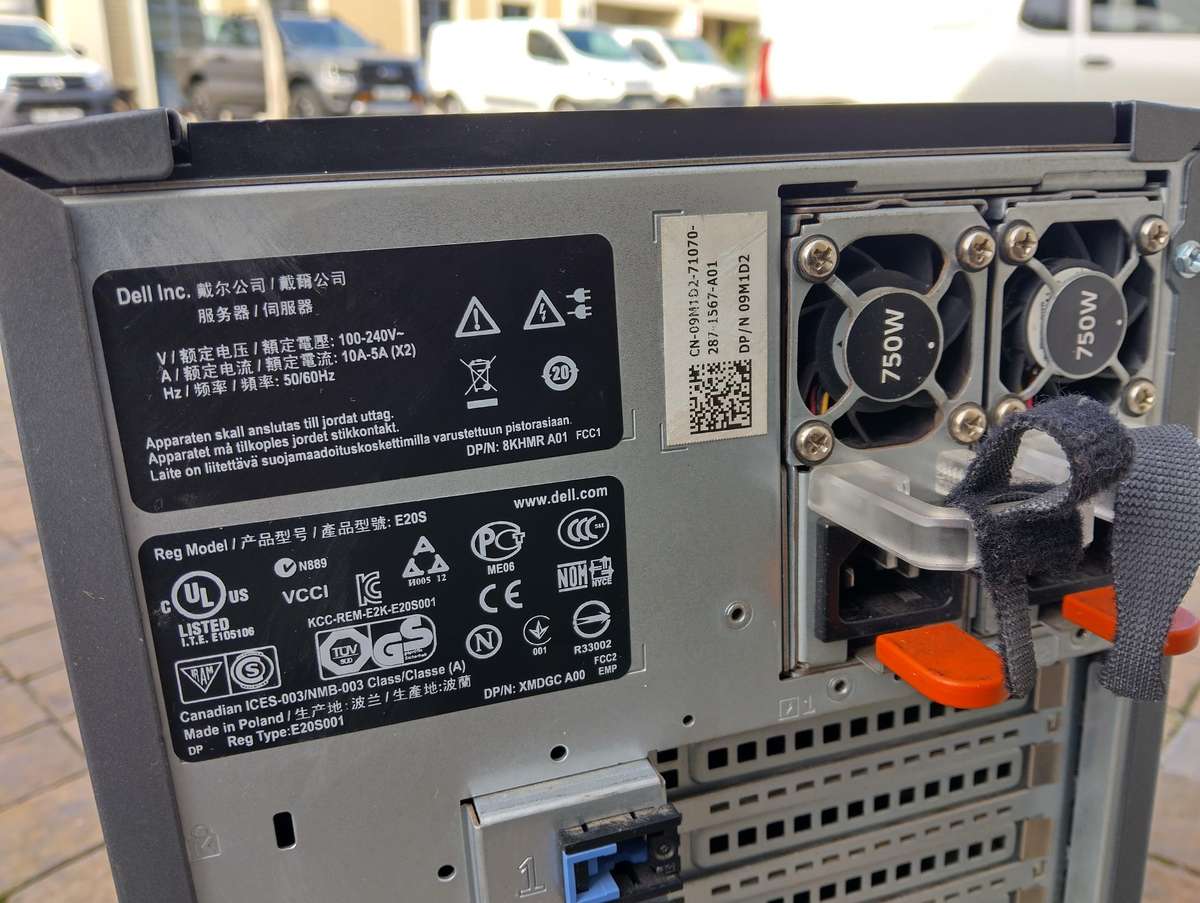 DELL PowerEdge T320 Server -  Intel Xeon E5-2420@ 2.40GHz 6cores, 16GB DDR3 ram