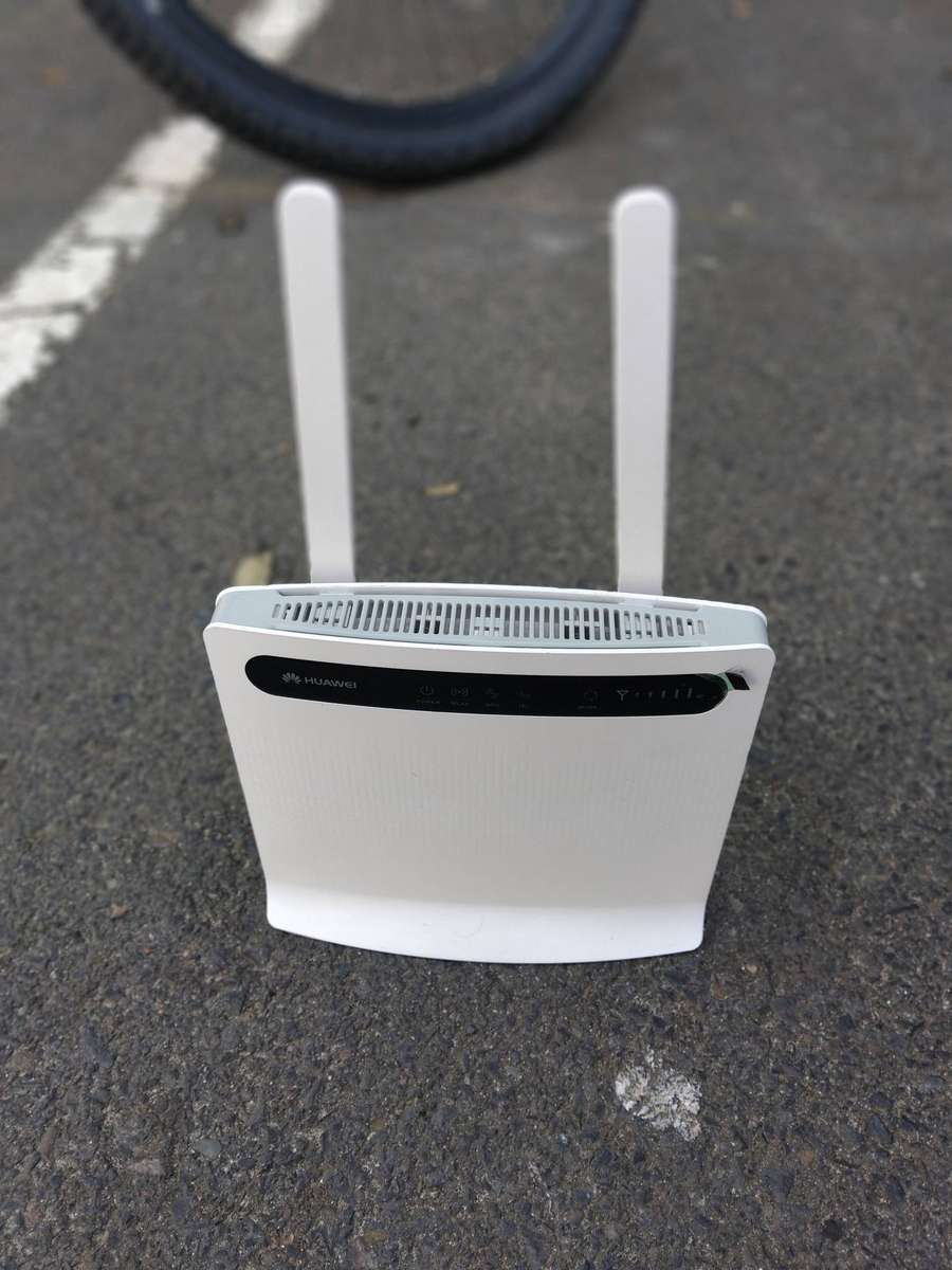 Huawei 4G Mobile WiFi Router B593s-22 | LTE CPE B593