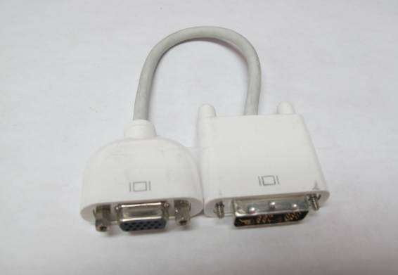 Apple Video Adapter cable DVI Male to VGA Female (9in)
