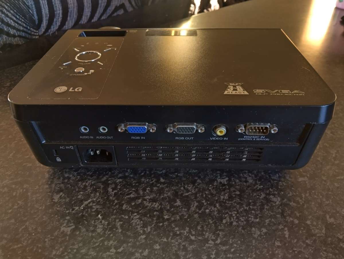 LG DLP 3D SVGA Projector (Model: BS274)  No Remote