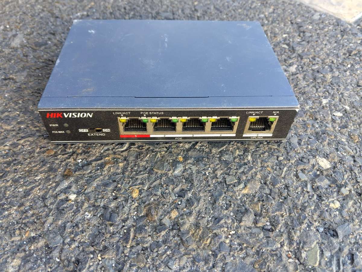 Hikvision 4 Ports 100Mbps Unmanaged For CCTV IP Camera PoE Switch (DS-3E0105P-E)
