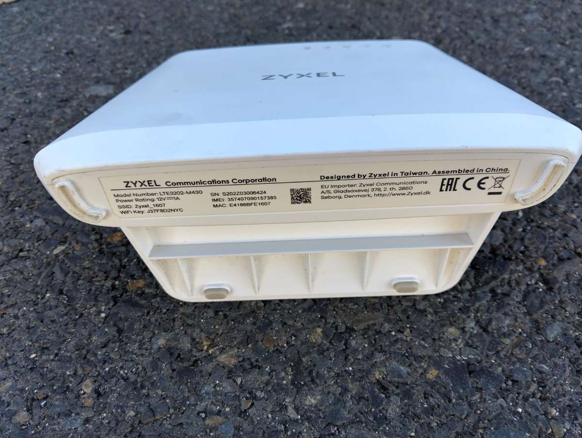 Zyxel LTE3202-M430 4G LTE Indoor Router DC-HSPA+, 3G, EDGE and GPRS