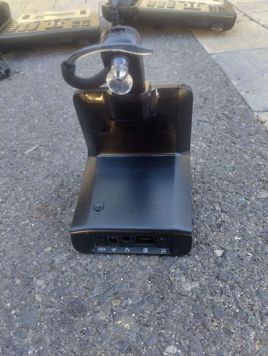 Plantronics C054A Wireless Noise-Canceling Phone Headset