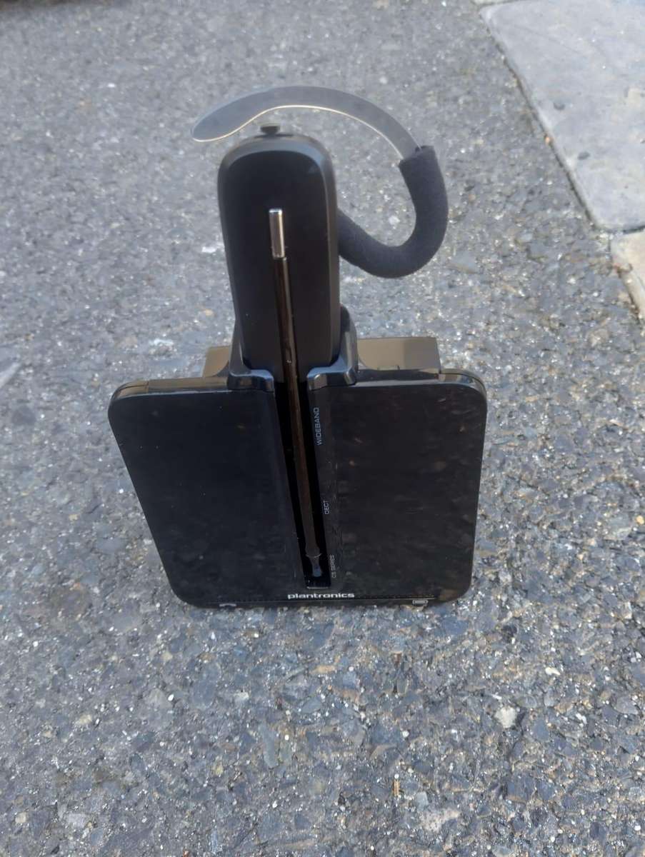 Plantronics C054A Wireless Noise-Canceling Phone Headset