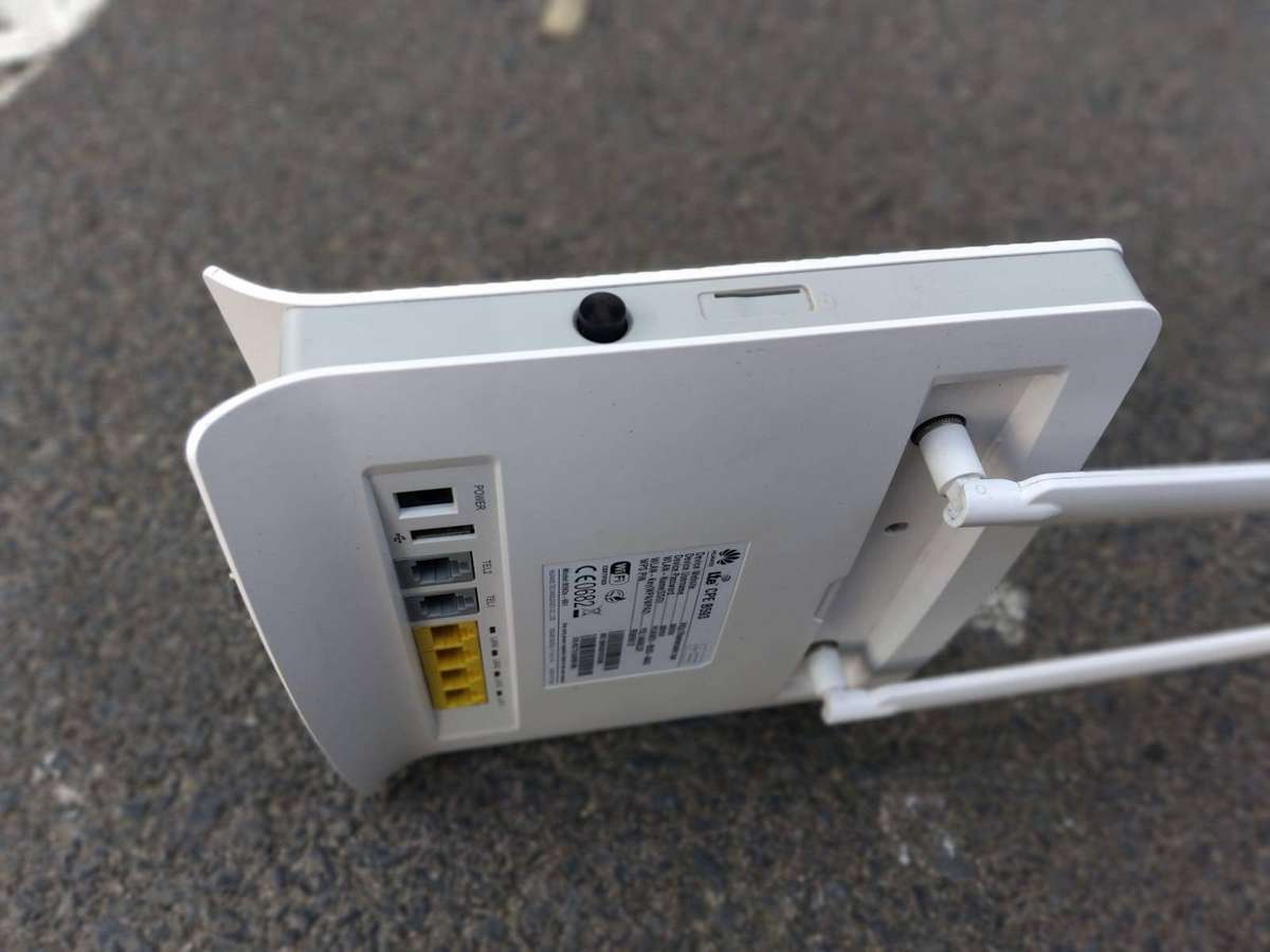 Huawei 4G Mobile WiFi Router B593s-22 | LTE CPE B593