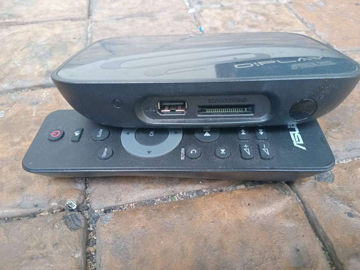 ASUS O!play Mini - Digital Media Player with Remote Control USB port & 4-in-1 Card Reader