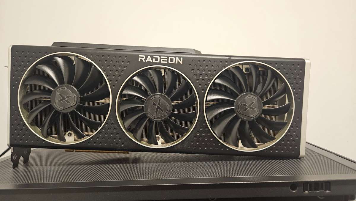 XFX Radeon RX 6950 XT Speedster Merc 319 Black  16GB GDDR6 (Turns On Intermittently, Sold As-Is)