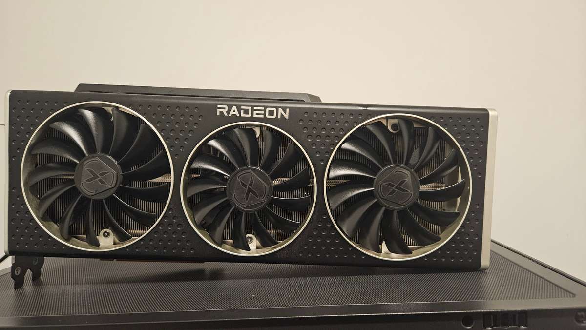 XFX Radeon RX 6950 XT Speedster Merc 319 Black  16GB GDDR6 (Turns On Intermittently, Sold As-Is)