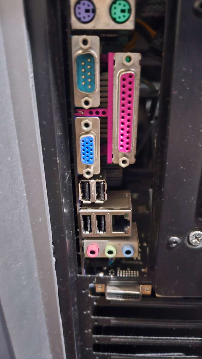 LGA 1155 System - Intel Core i7 2600, 16GB RAM, Foxconn Motherboard, Corsair 600T Case