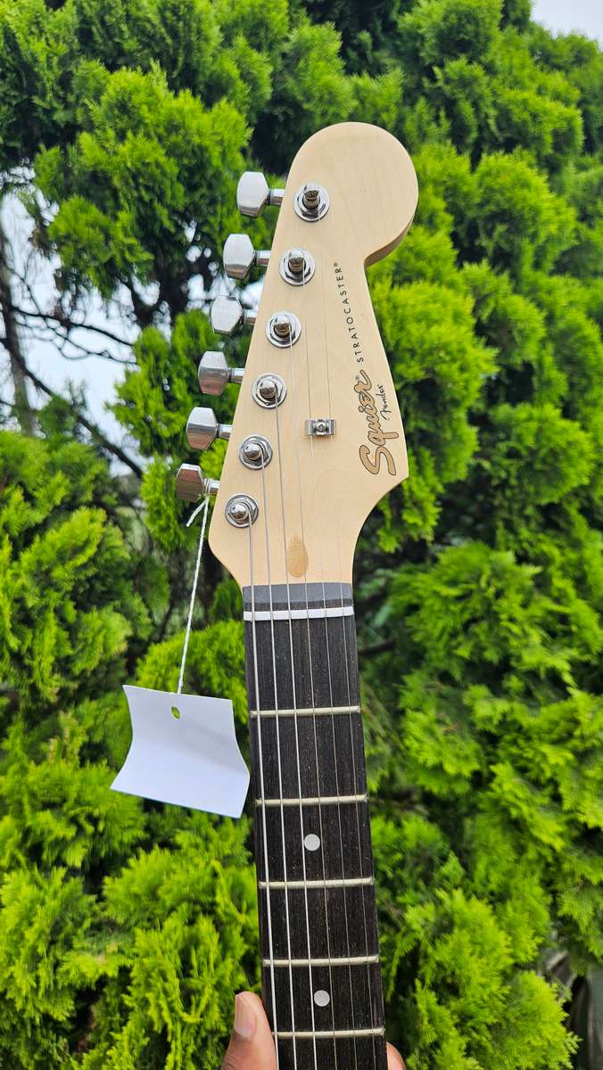 Squier by Fender Stratocaster - Black