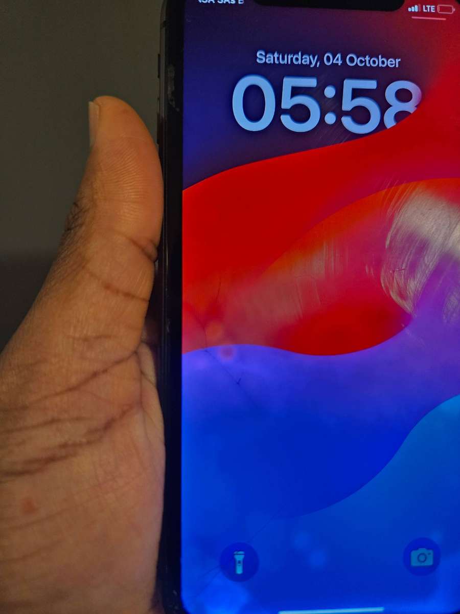 Apple iPhone 11  Black  64GB  Working 100% (Screen Cracks)