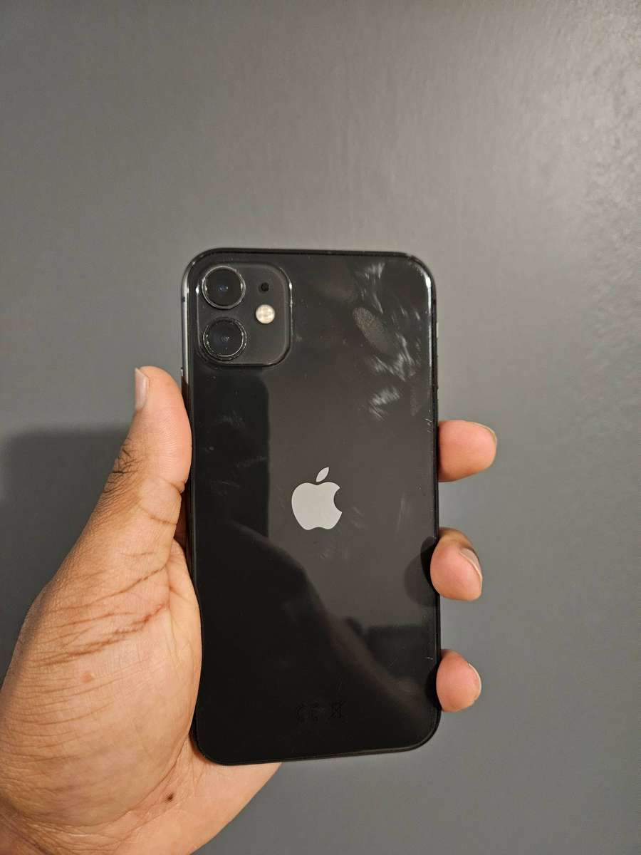 Apple iPhone 11  Black  64GB  Working 100% (Screen Cracks)