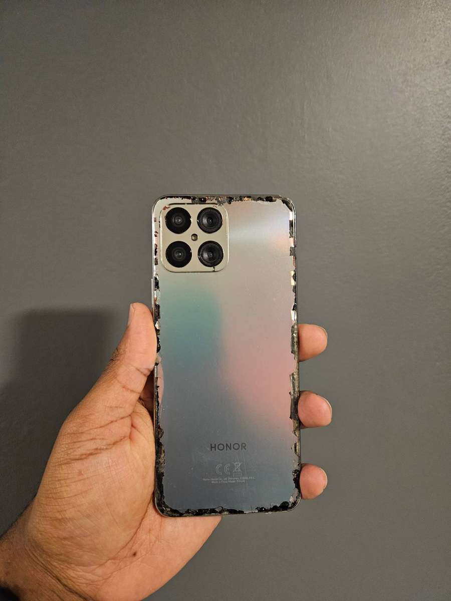 HONOR X8 5G  128GB  Cracked & Faulty  Selling As-Is