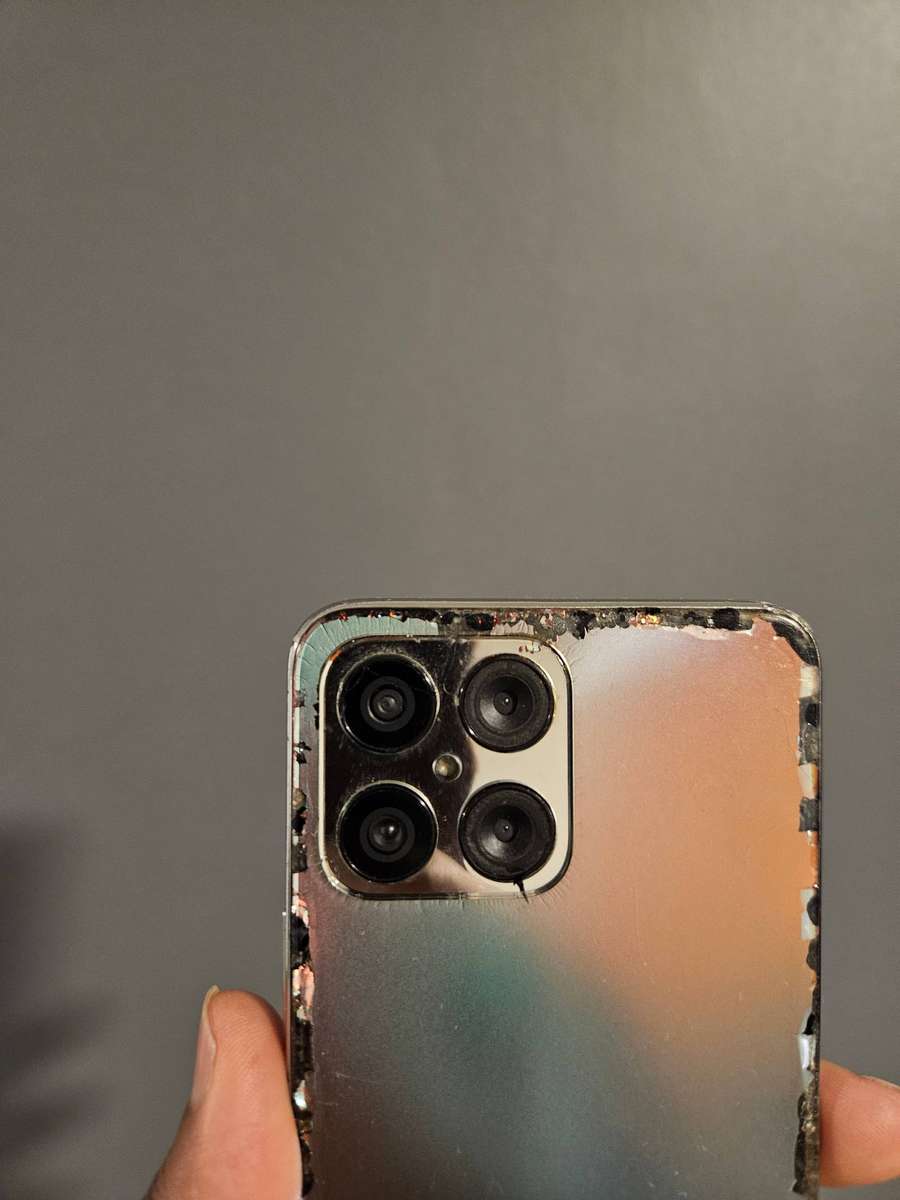 HONOR X8 5G  128GB  Cracked & Faulty  Selling As-Is