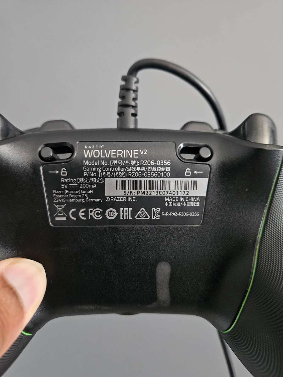 Razer Wolverine V2 Wired Controller  Xbox Series X (A-Button Faulty)  Selling As-Is