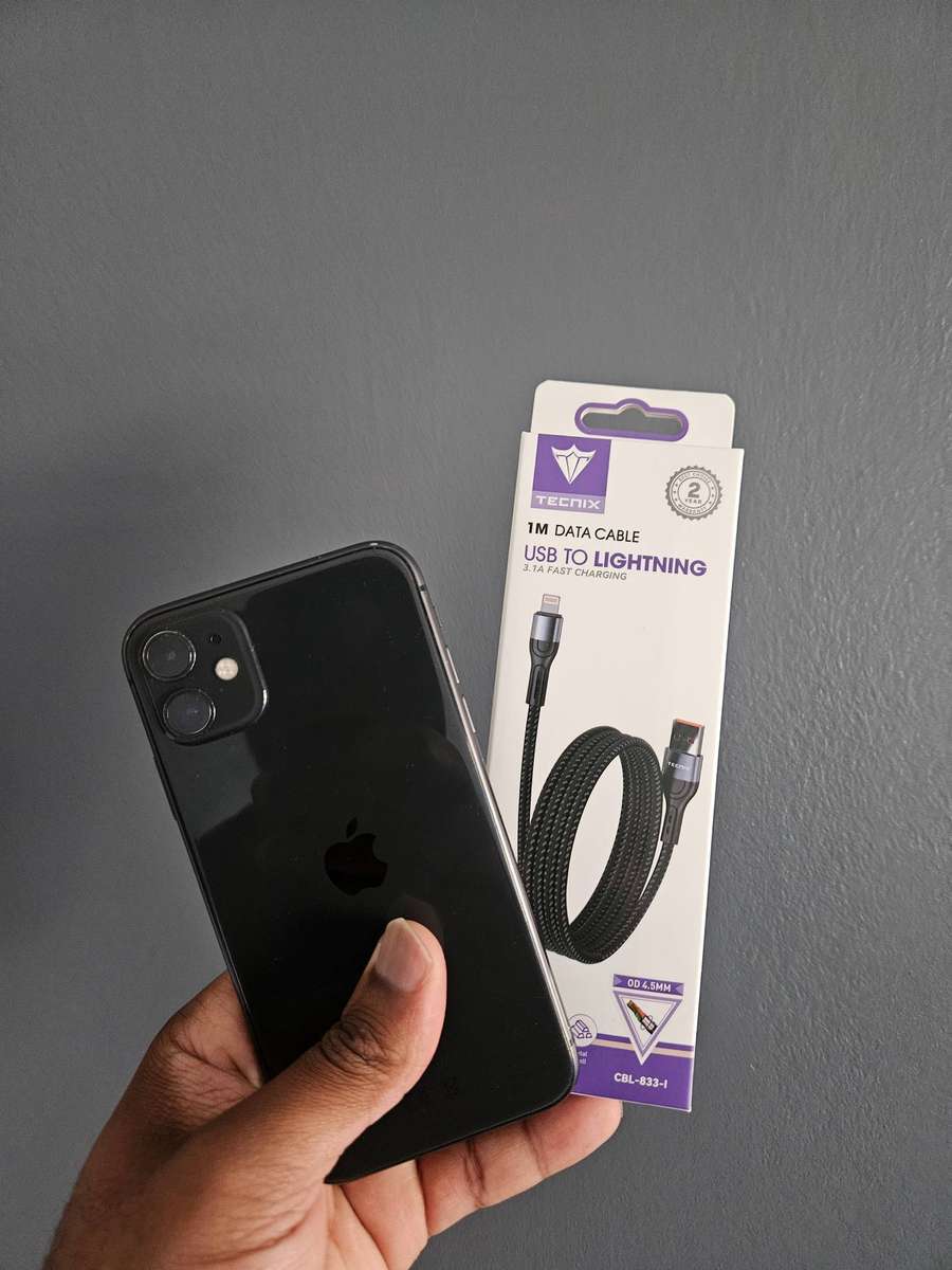 Apple iPhone 11  Black  64GB  Working 100% (Screen Cracks)