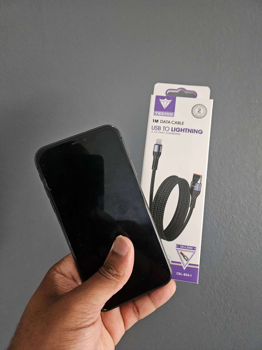 Apple iPhone 11  Black  64GB  Working 100% (Screen Cracks)